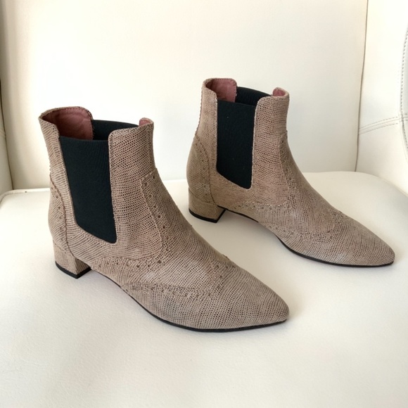 ITALY Summit Adella Animal Print Leather Fashion Boot Pointed Toe Chelsea Bootie - Picture 3 of 9